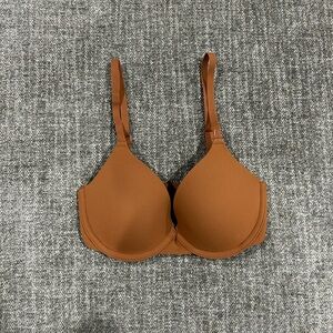 SKIMS Fits Everybody Tshirt Bra NWOT